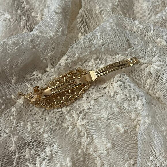 Elegant Gold Leaf Bridal Hair Barrette – Crystals & Pearls - Picture 3 of 4